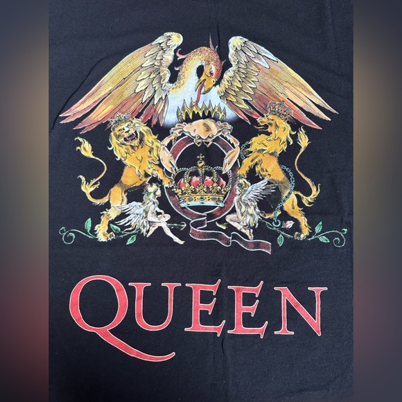 Queen t-shirt sz LG like new black w phoenix lions logo women’s - Picture 2 of 6